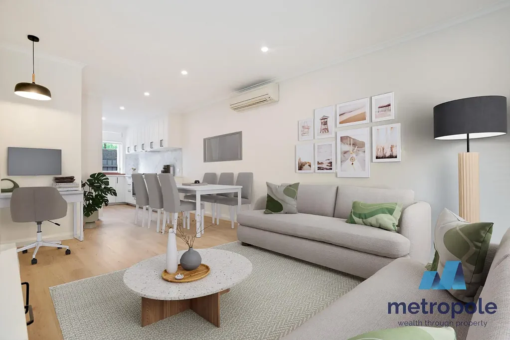 ULTRA LOW MAINTENANCE BAYSIDE LIVING AT ITS BEST!