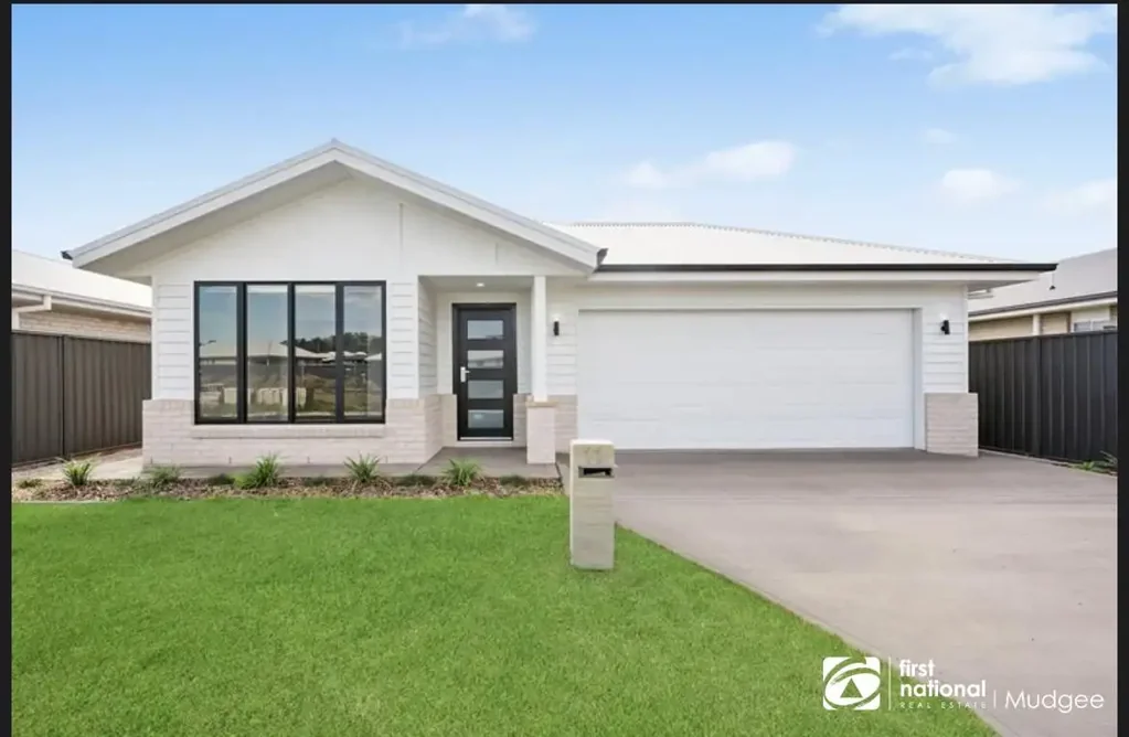 MODERN FAMILY LIVING