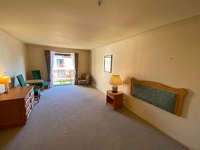 1 bedroom Apartment overlooking the Canal!