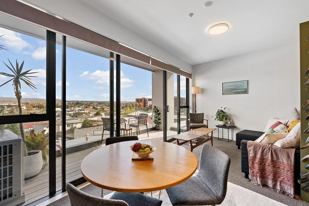 Penthouse Level Apartment - Incredible Views