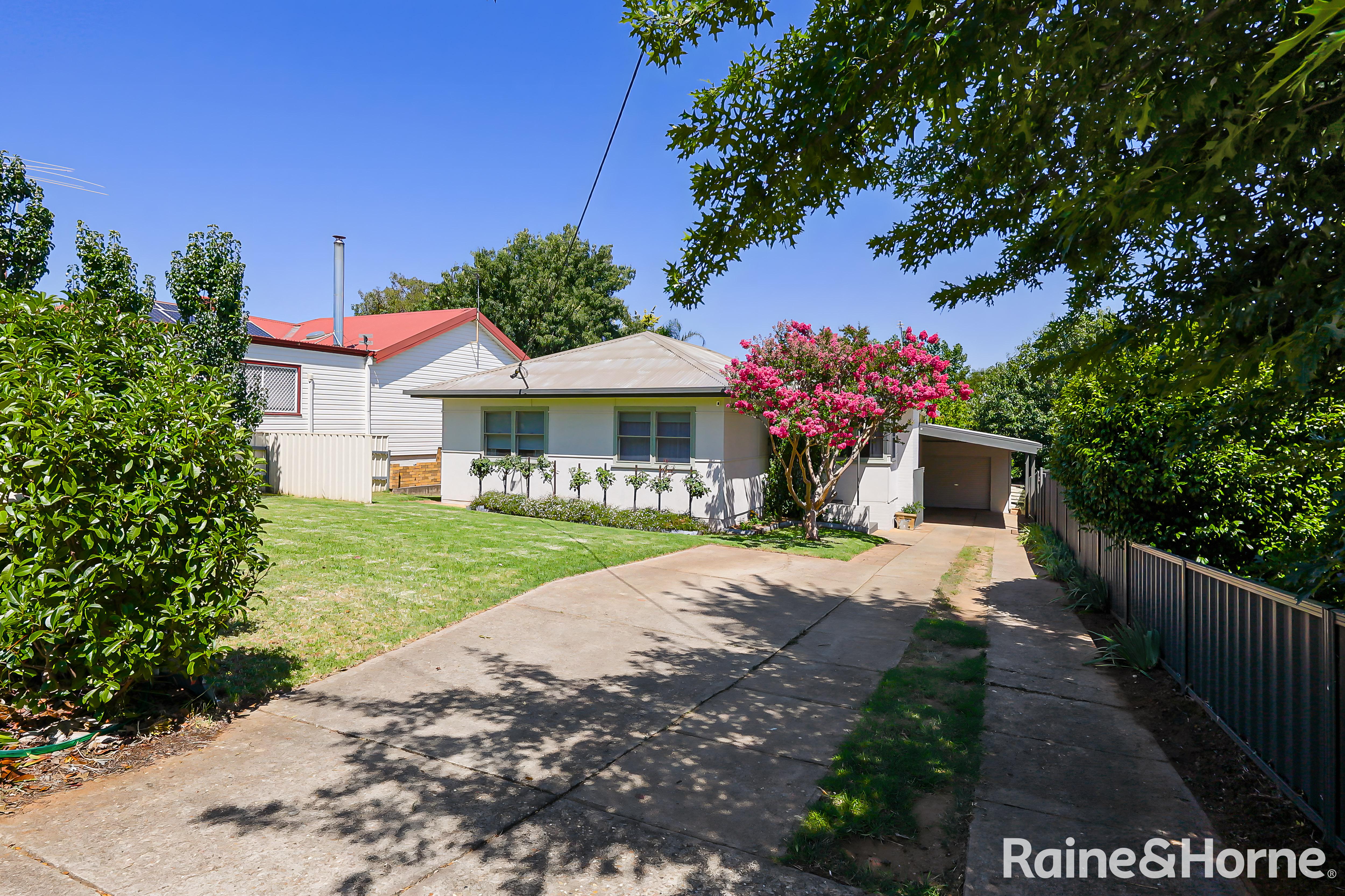 70 MITCHELMORE ST, TURVEY PARK NSW 2650, 0 habitaciones, 0 baños, House