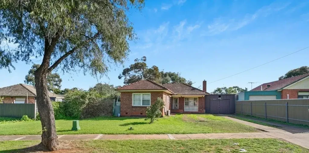 🏡☀️ Spacious Family Home with Solar – Save on Power Bills!