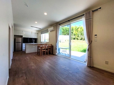 Cozy 2 bedroom with a single garage is located at the quiet road of Massy