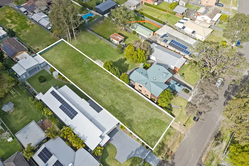 Buff Point  Expansive 1,111m² Block with Outstanding Development Potential.