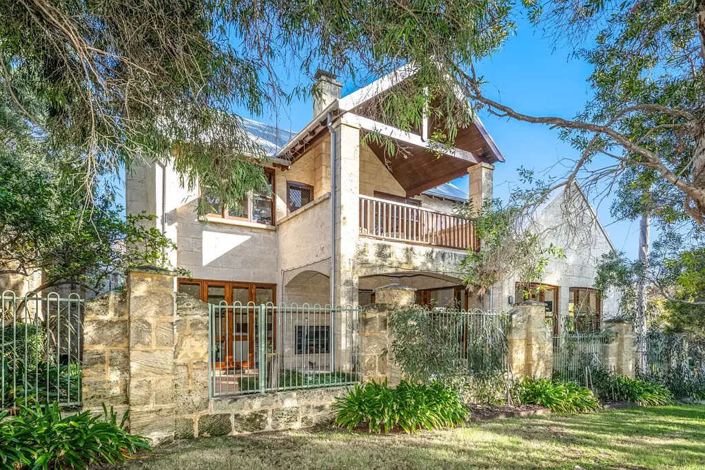 93 Thompson Road, North Fremantle, WA 6159