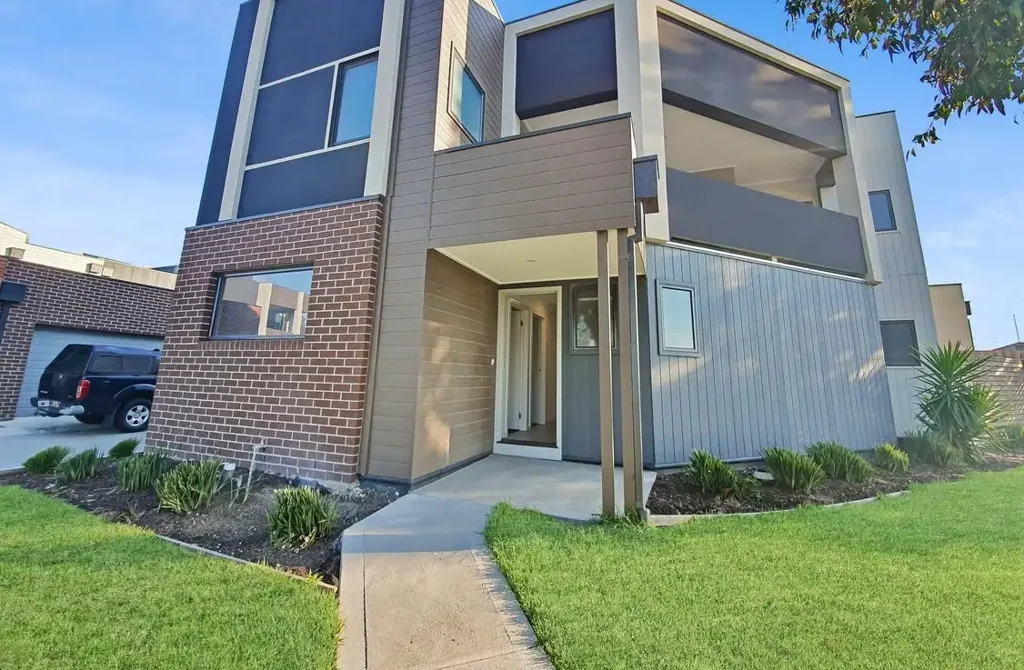 Located in the heart of Roxburgh Park!