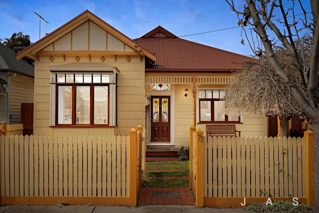 77 Queensville Street, Kingsville, VIC 3012
