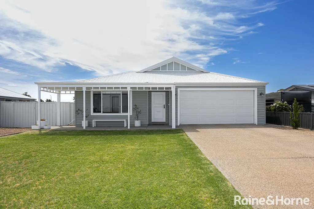 15 Prichard Place, Lockhart, NSW 2656