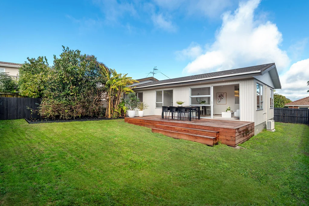 Hauraki 3 Bedroom Freehold, Single Level, Renovated + Sunshine!