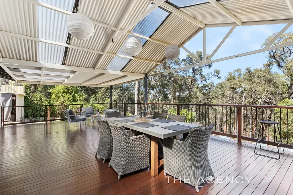 Glen Forrest 4ห้องนอน ''The Complete Lifestyle Package — Pool, Shed & Space for Everything ''