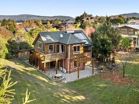 Wanaka 2房  Lakeside Lifestyle Meets Opportunity