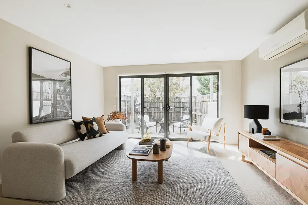 Lyneham 2房  modern.home