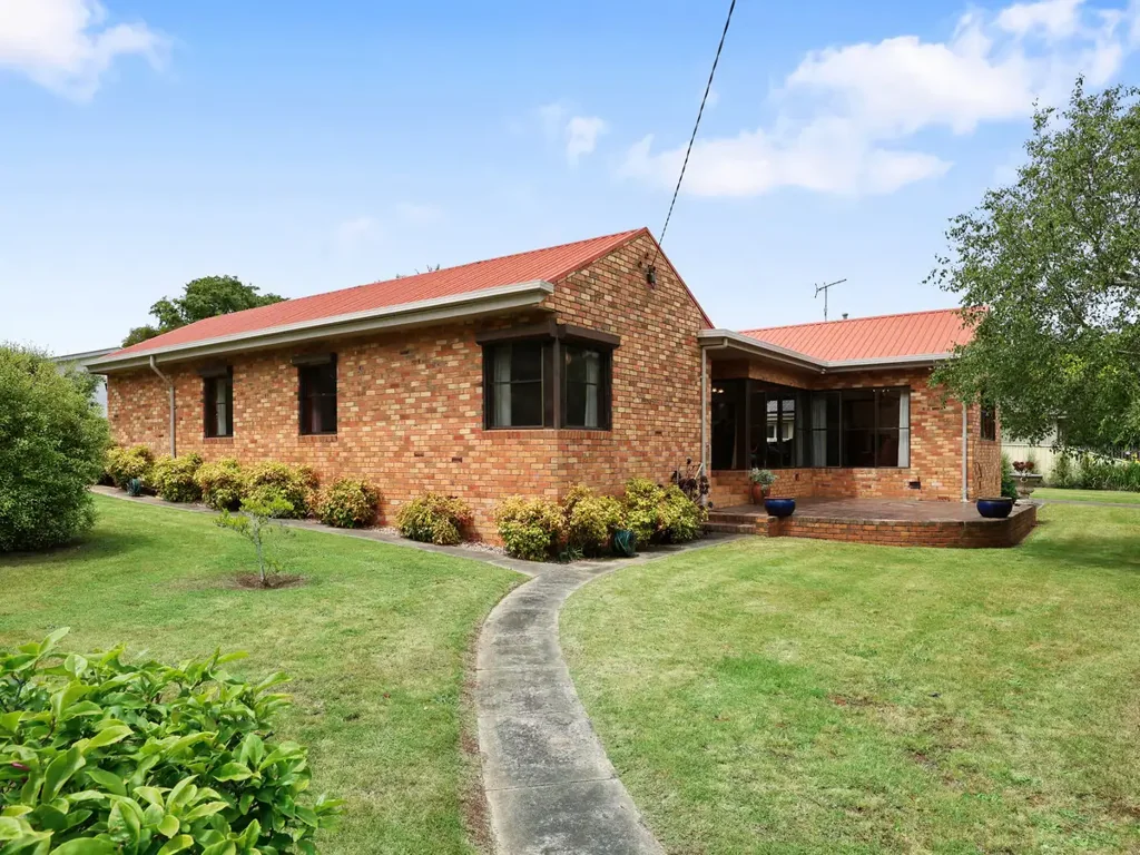 Hamilton 5房  Exceptional family home plus 2-bedroom self-contained unit