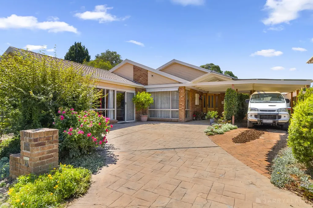 61 Lakewood Drive, Knoxfield, VIC 3180