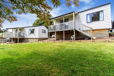 Henderson 3 Bedroom Urgent Sale! Legal Home Income!