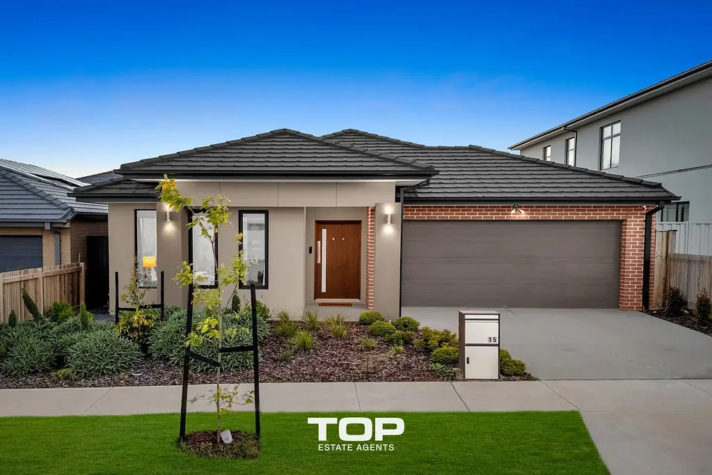 15 Sunburnt Circuit, Clyde North, VIC 3978