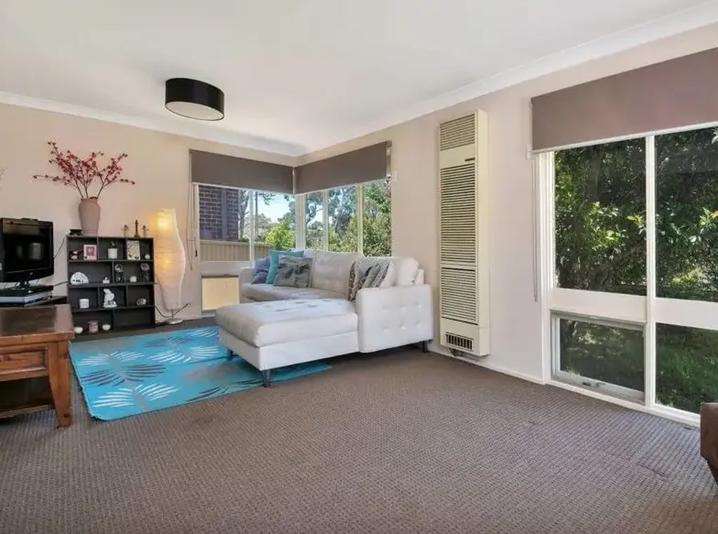 Hillbank 3房  OPPORTUNITY. CORNER ALLOTMENT. LIVE IN OR DEVELOPMENT.