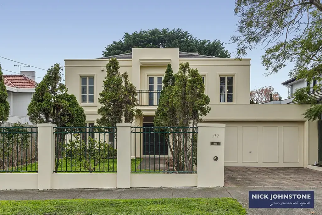 Bayside Executive Family Living in Prime Location