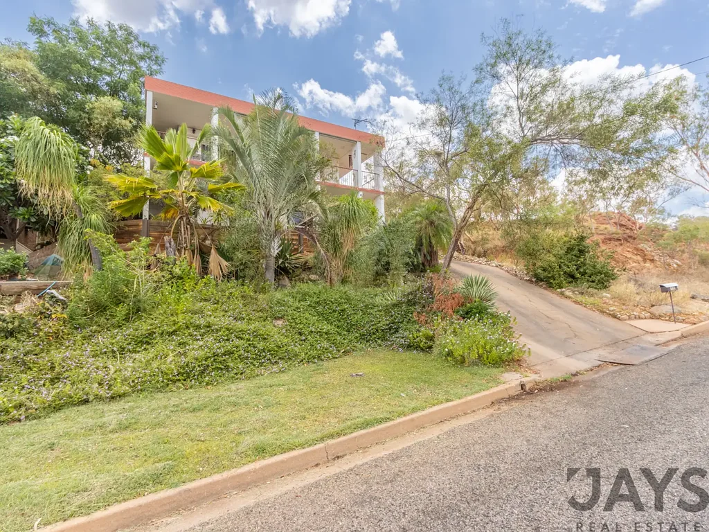 Mount Isa 5ਬੈੱਡਰੂਮ Top of the Hill in Townview