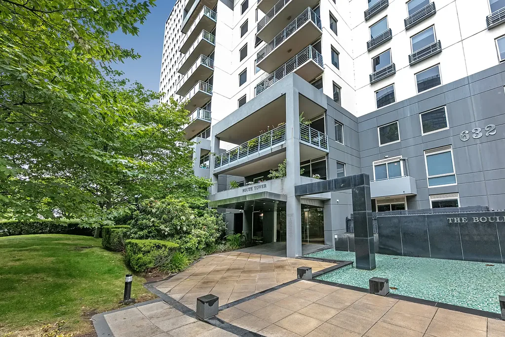Spacious Updated Elegance in Unbeatable Neighborhood