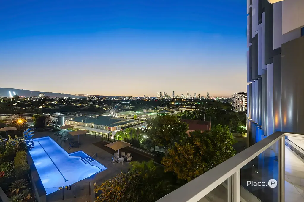 Coorparoo 2ਬੈੱਡਰੂਮ Stylish Two-Bedroom Retreat with Pool Views in Coorparoo Square