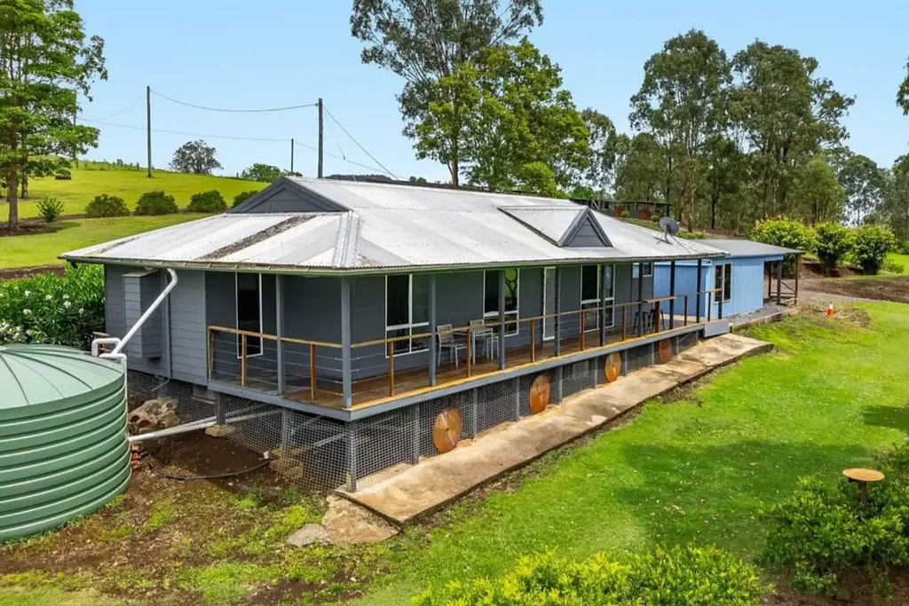 Dyraaba 3ห้องนอน Charming, modernised home on 5 peaceful acres