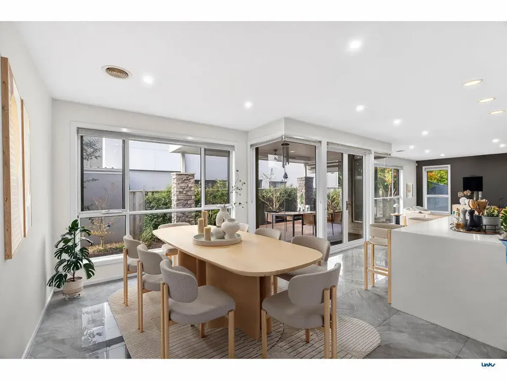 Torquay 4침실 Spacious Coastal Living – Ex-Display Home Just Moments from Whites Beach
