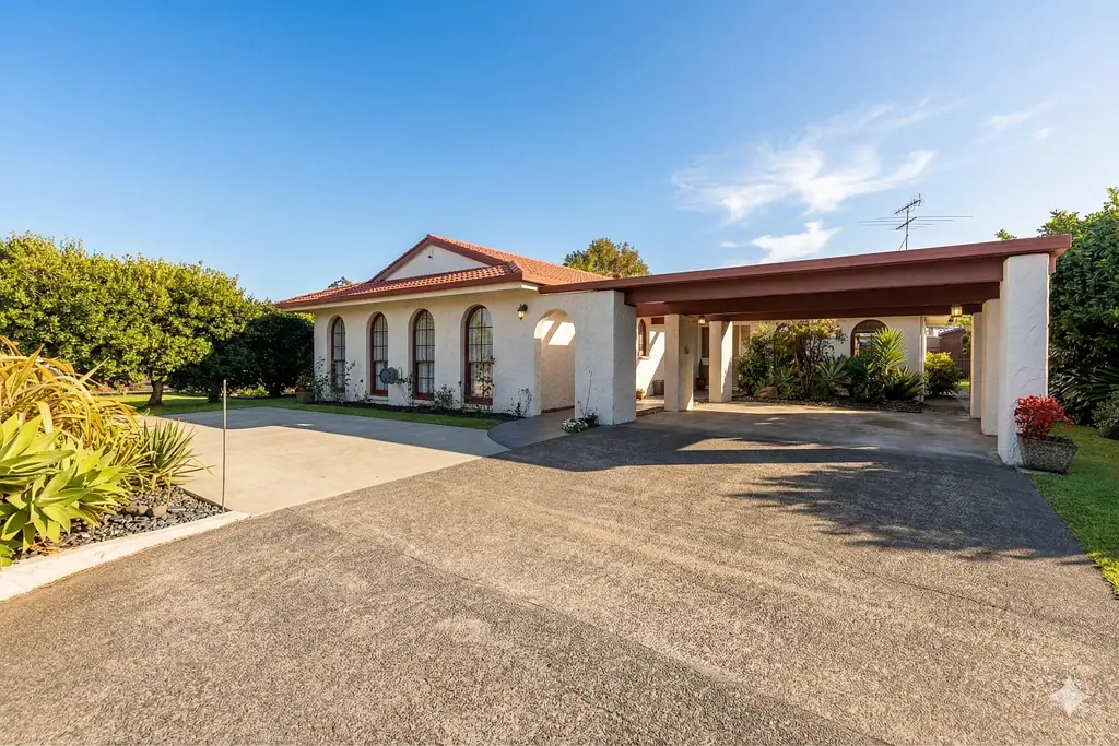 57 Pigeon Mountain Road, Half Moon Bay, Manukau City, Auckland