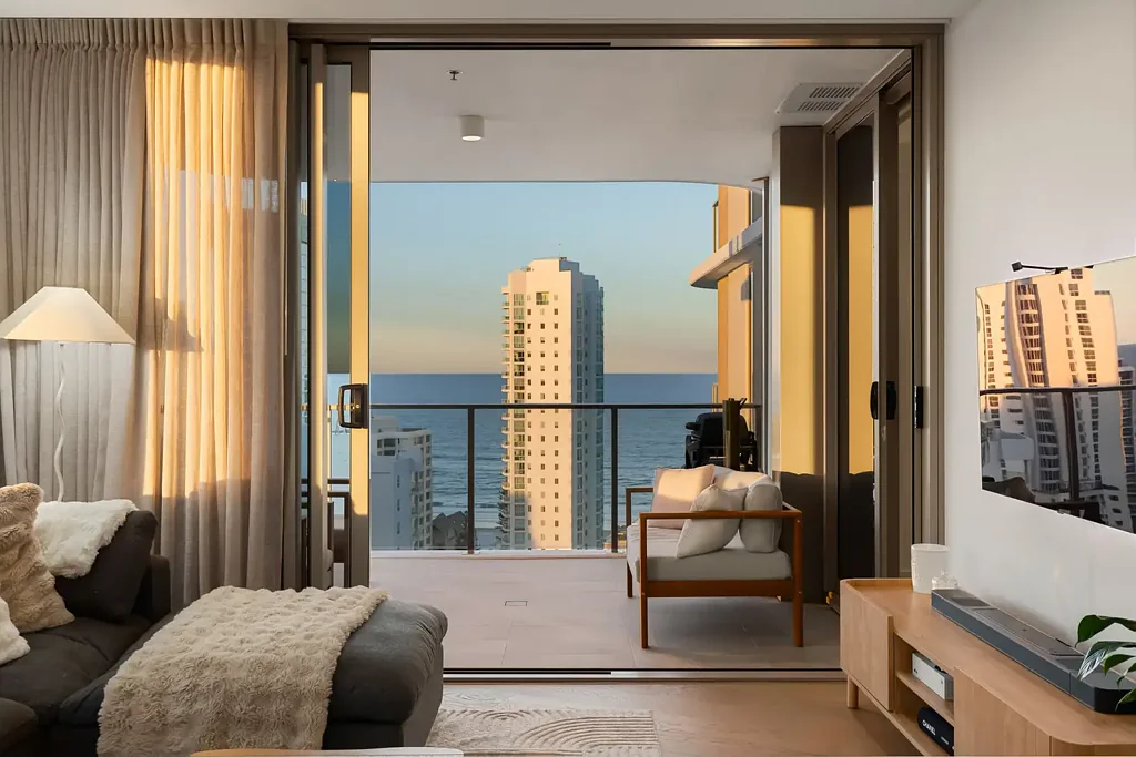Main Beach 2房  Luxury Living with a Prized North-East Aspect