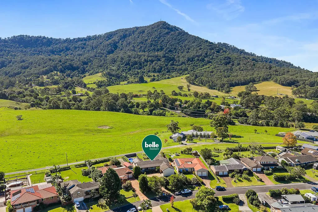 Cambewarra Village 4房  Village Convenience Country Serenity!