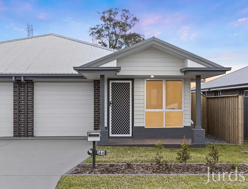 1/66 Malachite Street, Chisholm, NSW 2322, 3房, 2浴, 公寓