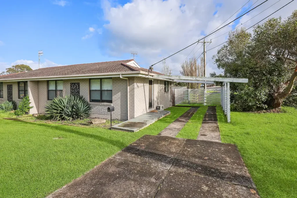 Renovated 2 Bedroom Unit