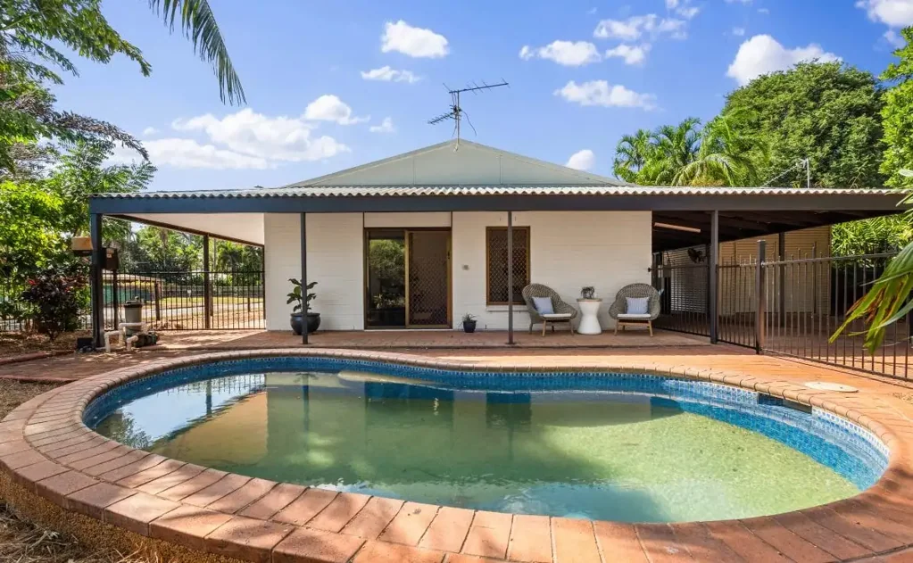 SPACIOUS WULAGI HOME WITH POOL