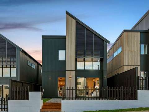 Hobsonville 5房  Last Chance! Must-Sell Hobsonville Home – Act Now!