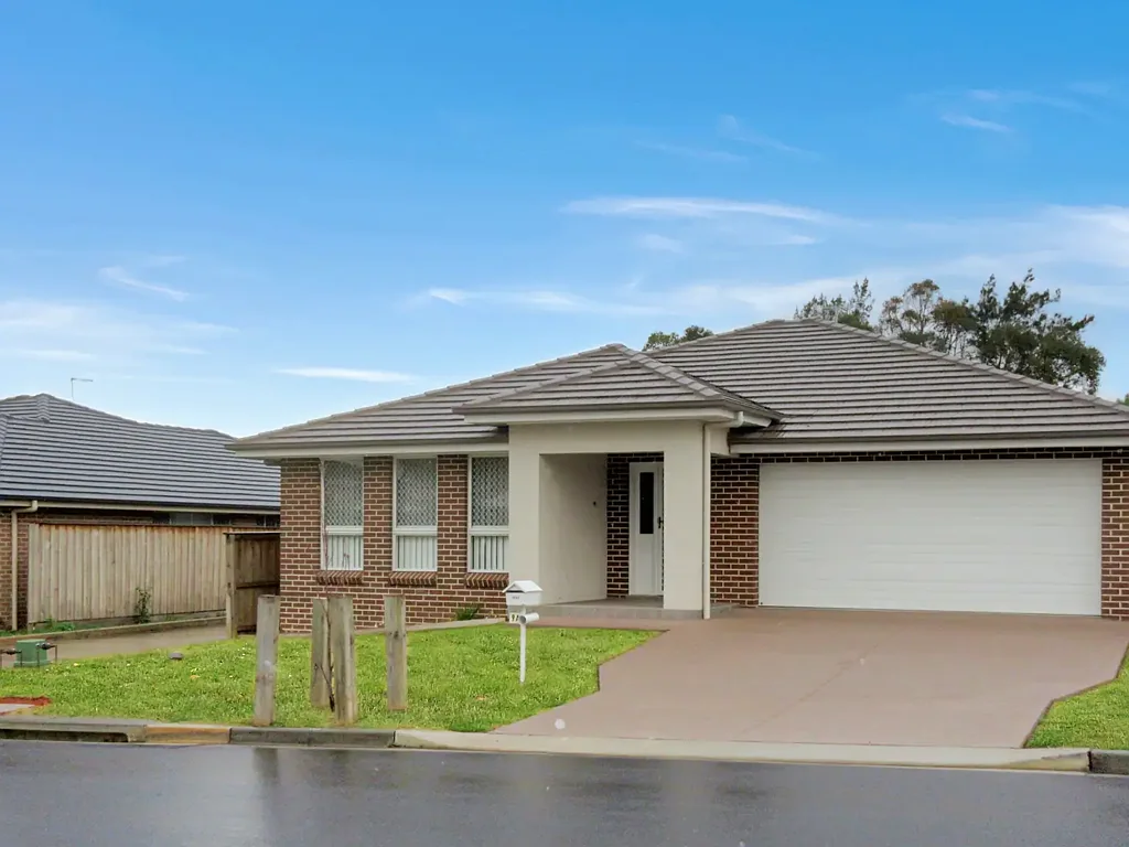 Elderslie 4 Bedroom INVESTOR OPPORTUNITY - DHA LEASED UNTIL 2028