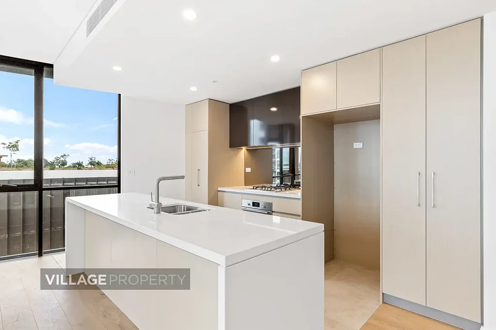 Spacious Apartment Located In The Ultimate Convenience - Proximity, Rouse Hill