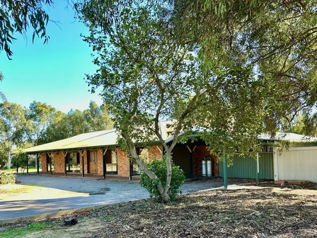 2 Dayana Drive, Woorree, WA 6530