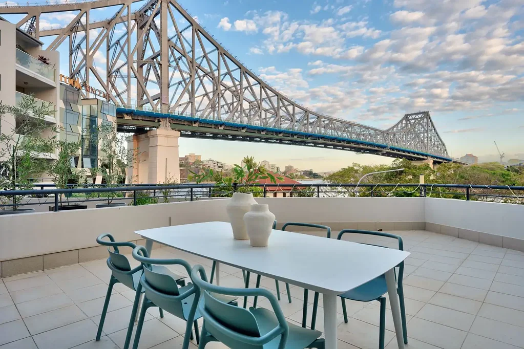Brisbane City 3ਬੈੱਡਰੂਮ AUCTION IF NOT SOLD PRIOR