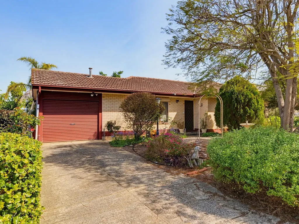 Hackham 3બેડરૂમ Original 1970s Home with Space to Make Your Own