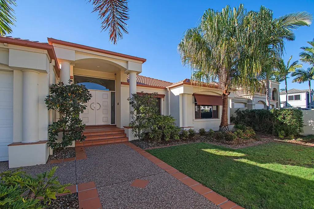 Positioned Perfectly Spacious Family Home with Pool !
