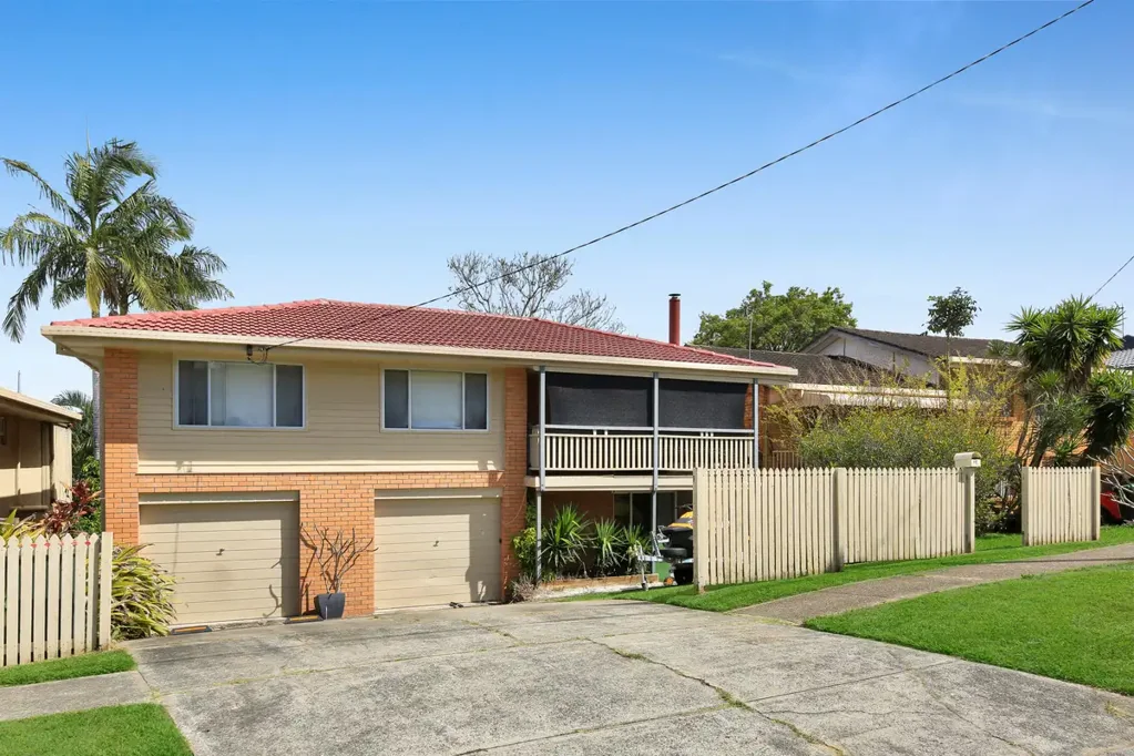 Southport 3Kwarto POSITION, POTENTIAL & POSSIBILITIES - SUBSTANTIAL TWO-STOREY HOME IN THE TSS PRE