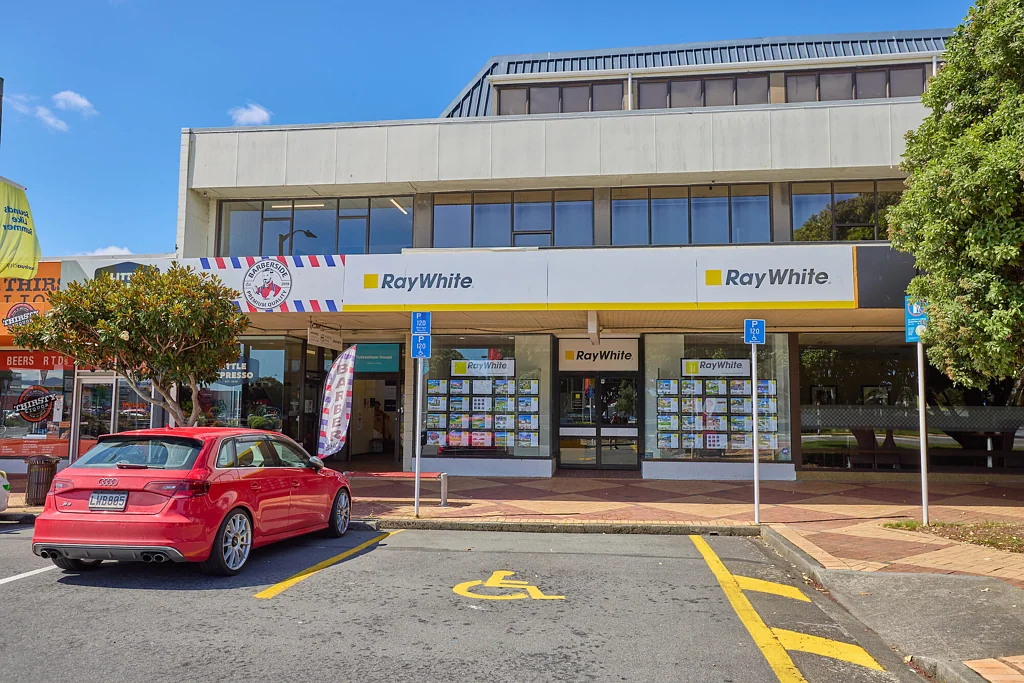 Porirua Modern commercial premises - Porirua