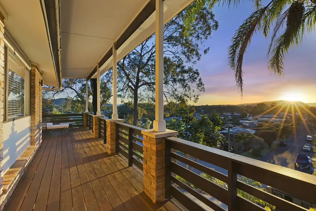 Umina Beach 4房  Spacious Family Living with Peace, Privacy & an Elevated Outlook.