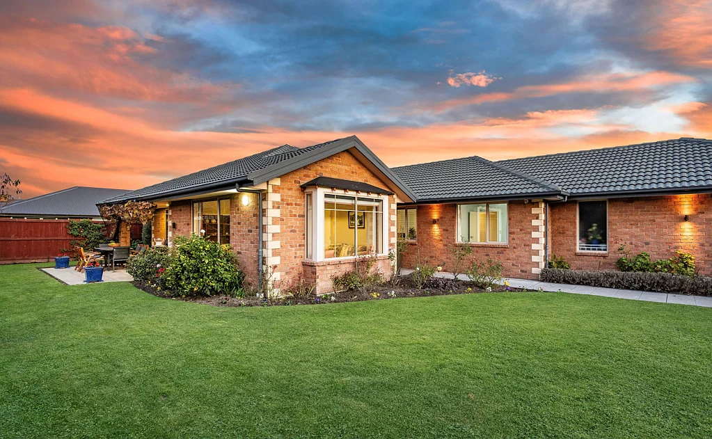 Northwood 4 Bedroom 3 Car Garaging - Park Close by!
