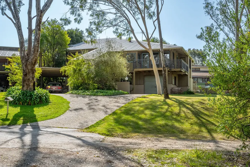 30 Lone Pine Avenue, Corowa, NSW 2646