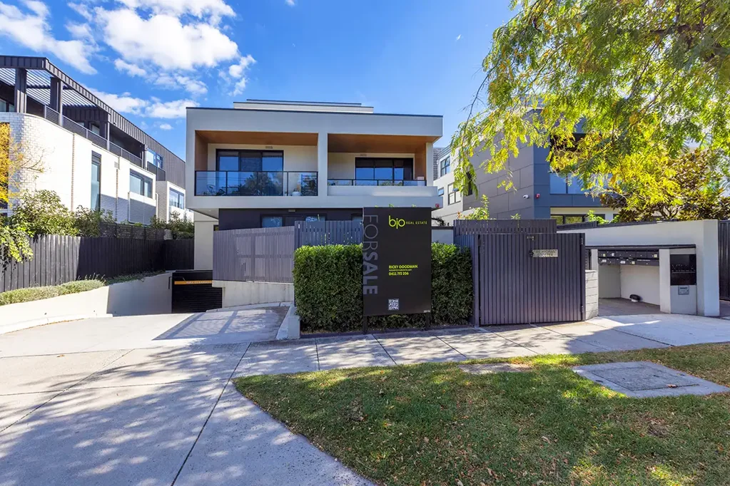2/290 Hawthorn Road, Caulfield North, VIC 3161