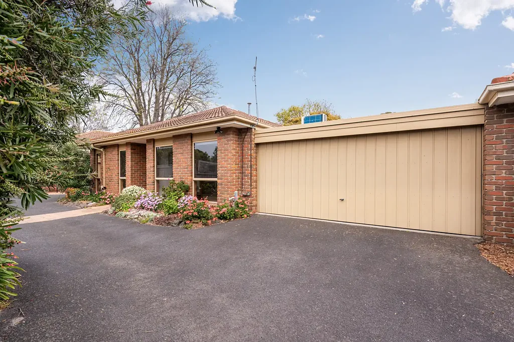 Cheltenham 3 Slaapkamer Sought-After Single-Storey Living in the Heart of Cheltenham