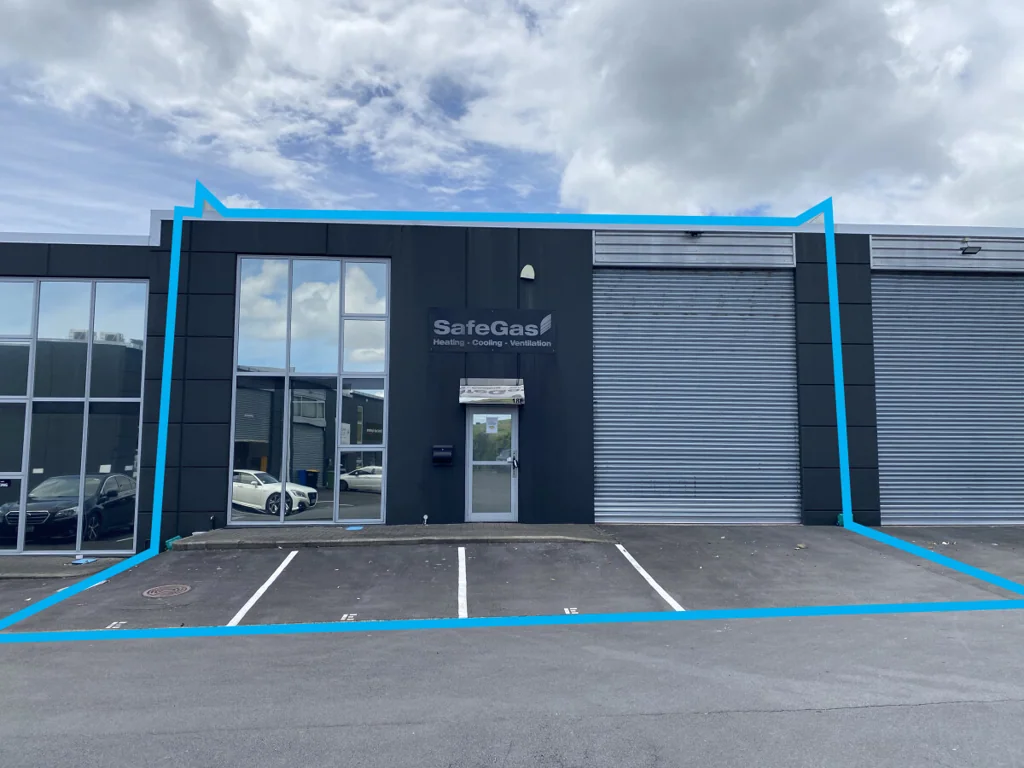 East Tamaki Versatile Space w/ Roller‑Door Access