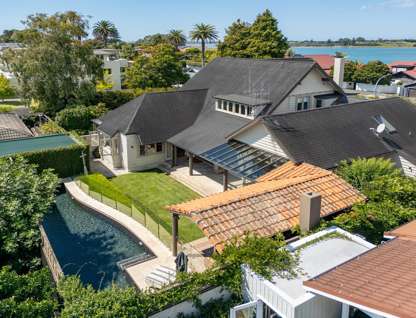 247 Devonport Road, Avenues, Tauranga, Bay of Plenty, 4部屋, 2バスルーム, House