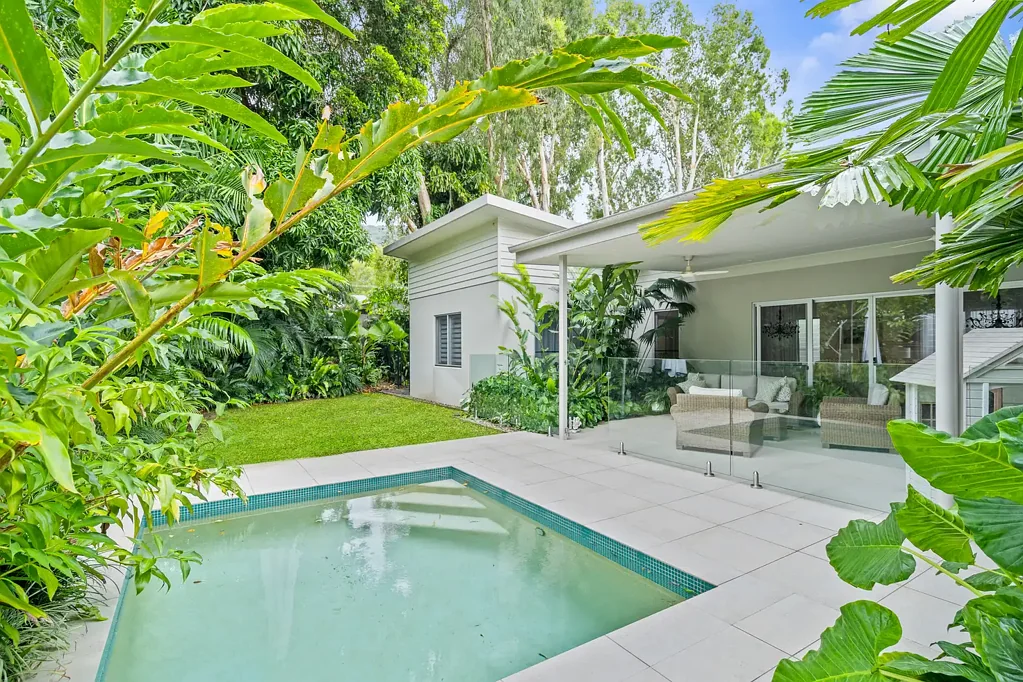 Clifton Beach 3房  Immaculate home in exclusive pocket, 300m to the beach.